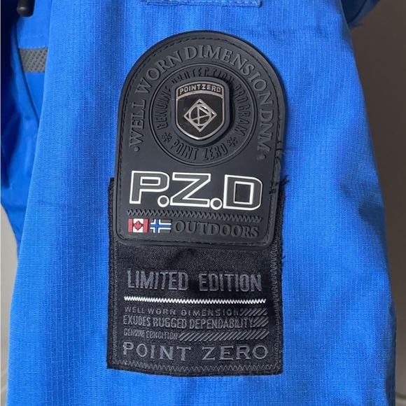 Point Zero Children’s Warm Winter Jacket - Bomber Collection for Sale! - Picture 5 of 6